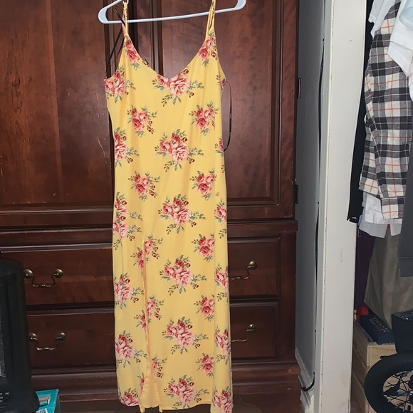 forever 21 yellow floral maxi dress Prom Dress Floral Maxi Dress Forever 21 Lemon Dress Peyton Parker Yellow  Floral MAXI Dress Size